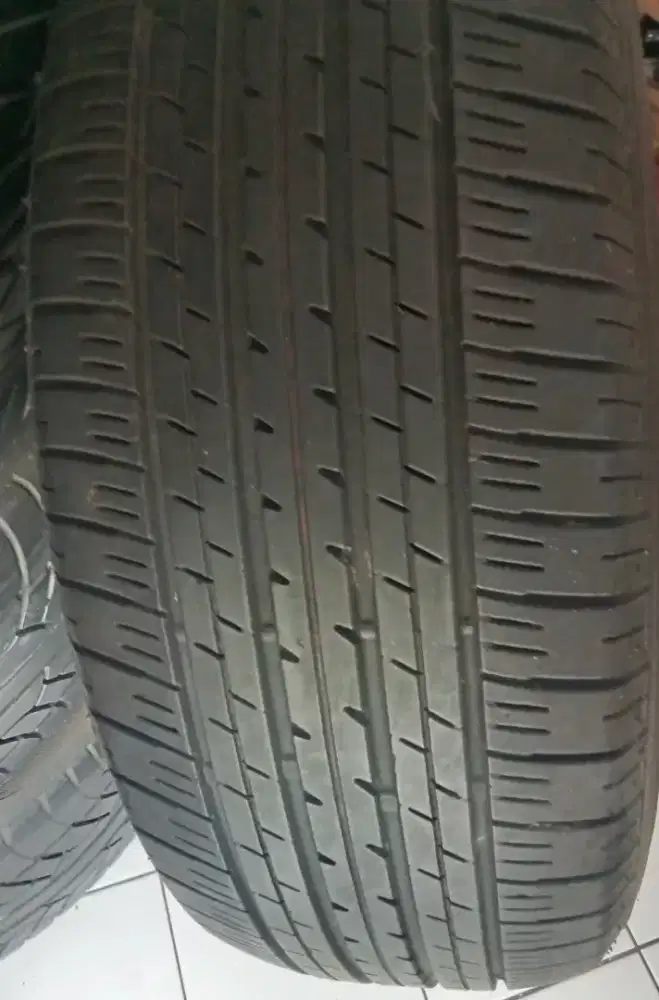 Bridgestone dueler 235/60/18 tebel.