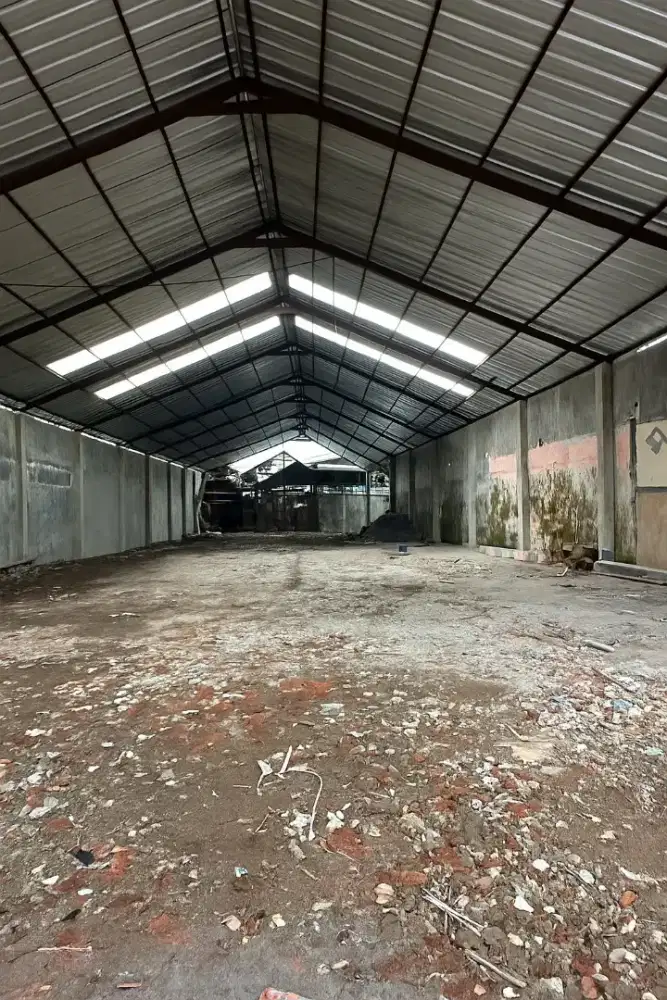 GUDANG DENGAN TANAH 3.000 METER DI BANJARAN BANDUNG