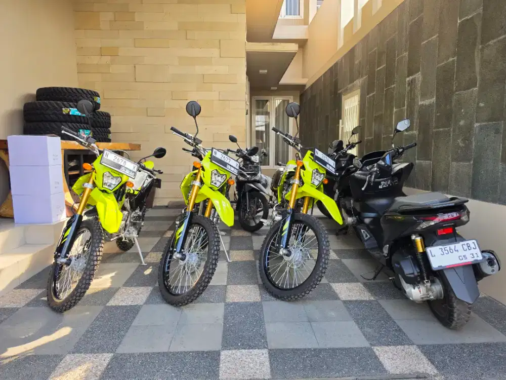 Airlangga Transport car & motor rental service harian bulanan tahunan