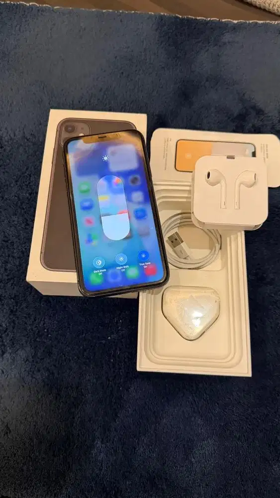 Iphone 11 Black 128GB Lengkap Terdaftar