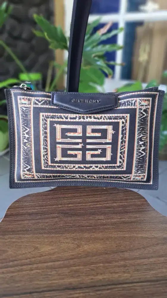 Handbag Givenchy made in italy