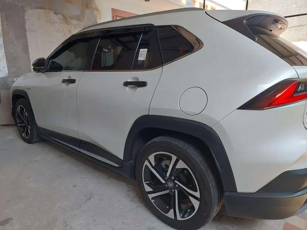 Toyota Yaris Cross HEV 1.5 GR Hybrid CVT TSS AT Putih Metalik NIK2023