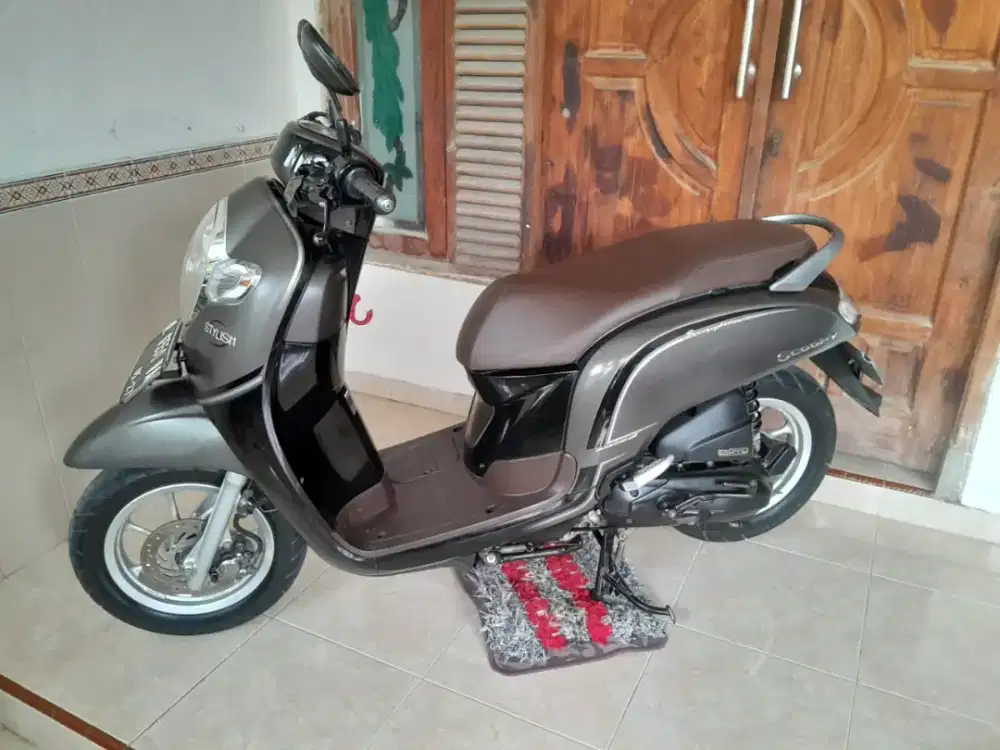 Scoopy 2017 L Tangan pertama