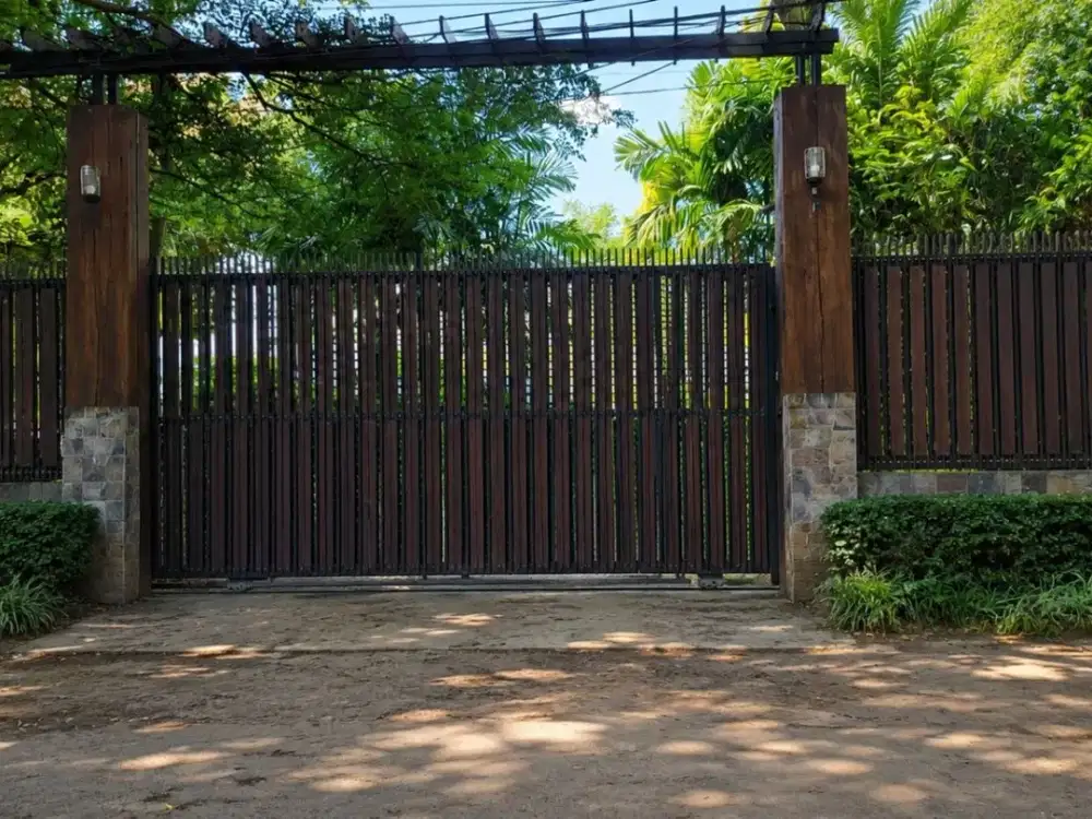 Dijual Rumah Mewah Asri Siap Huni Modern Minimalis Lokasi di Ciumbuleuit Bandung Utara