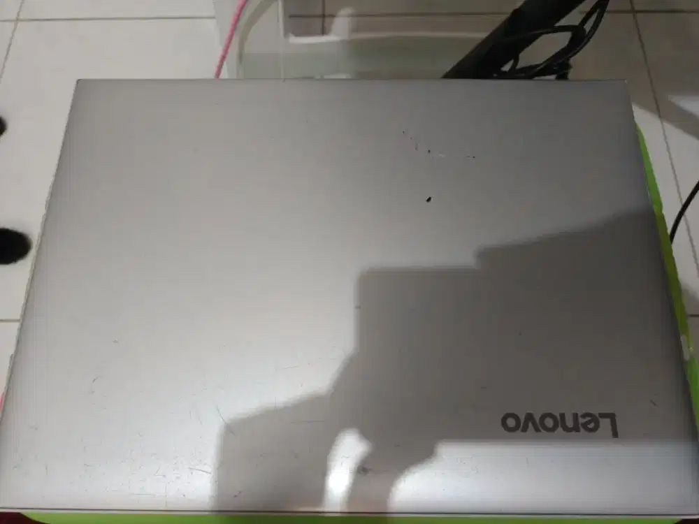 Lenovo ideapad 310 core i5 gen 7 nvdia Mx 980 2 gb
