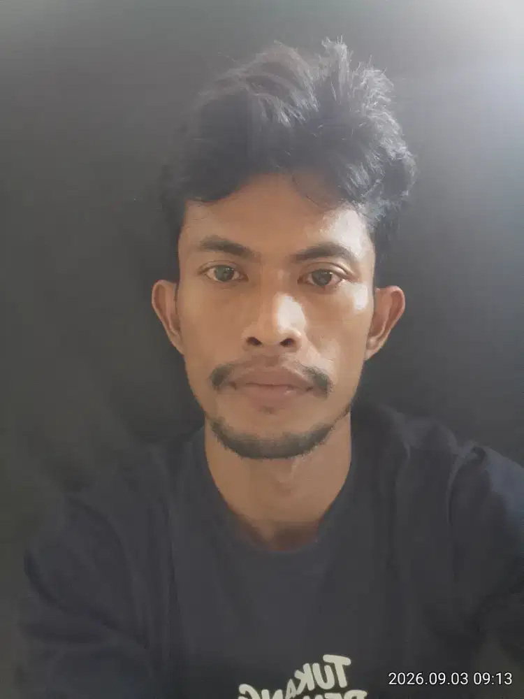 Cari loker yg ada mes nya  kerja apa aja yg penting gaji jelas