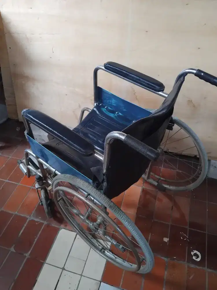 kursi roda bekas