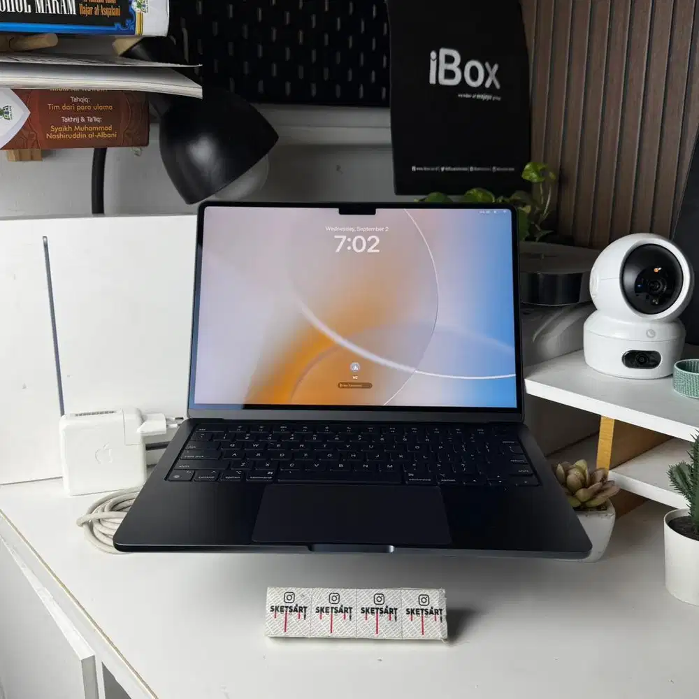 MacBook Air M2 8/256gb Midnight iBox Battery Health 88%