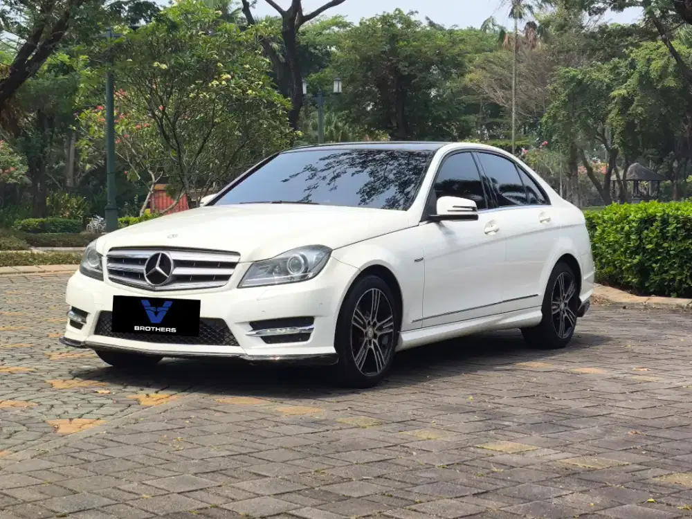 Mercy C-200 2014
CGI 1.8 Automatic (TANPA DP) Tangan pertama