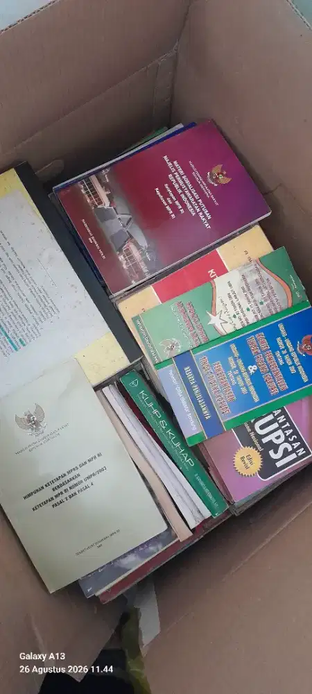 Buku buku tentang hukum