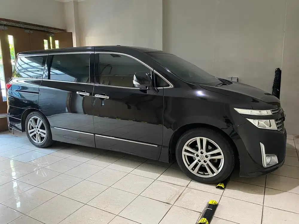 Mobil & Elegan! Nissan Elgrand 3.5 Highway Star AT 2011 ( Rare Car )