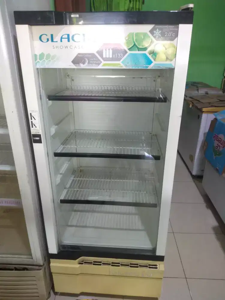 Showcase Pendingin minuman glacio
