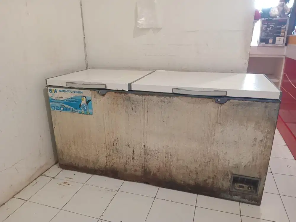 Dijual barang bekas restoran