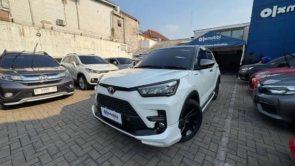 RAIZE 1.0 GR SPORT TWO TONE MATIC 2023