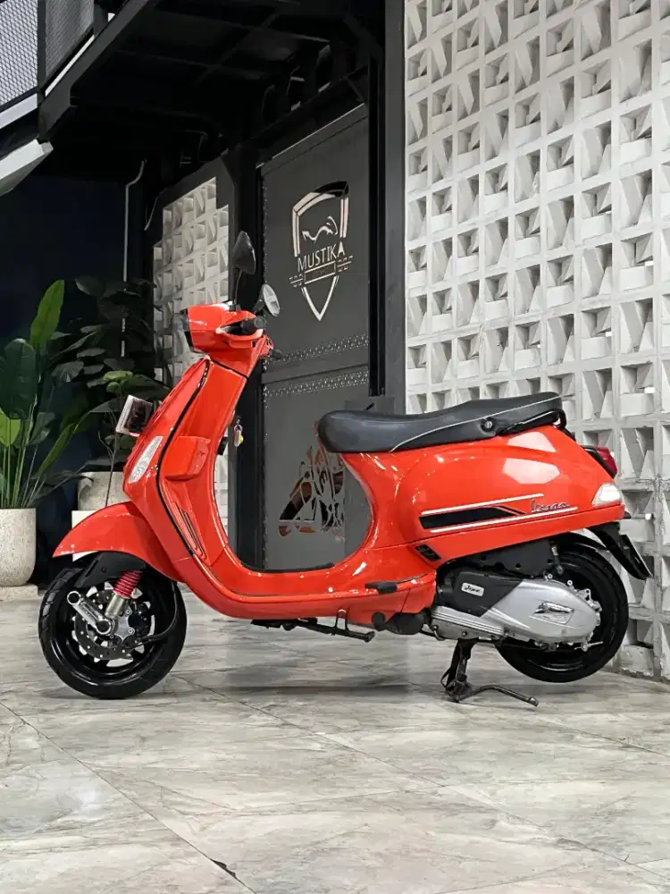 VESPA S125 IGET 2022 - Chintia Mustika