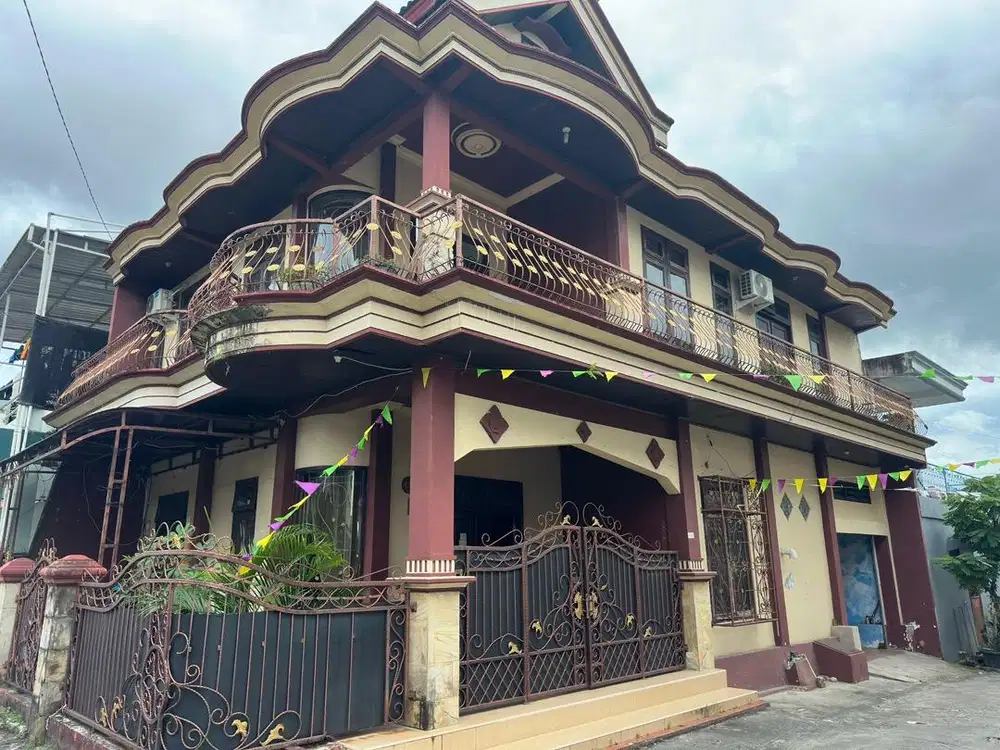 Dijual cepat Rumah 2 Lantai di Jln MT Haryono