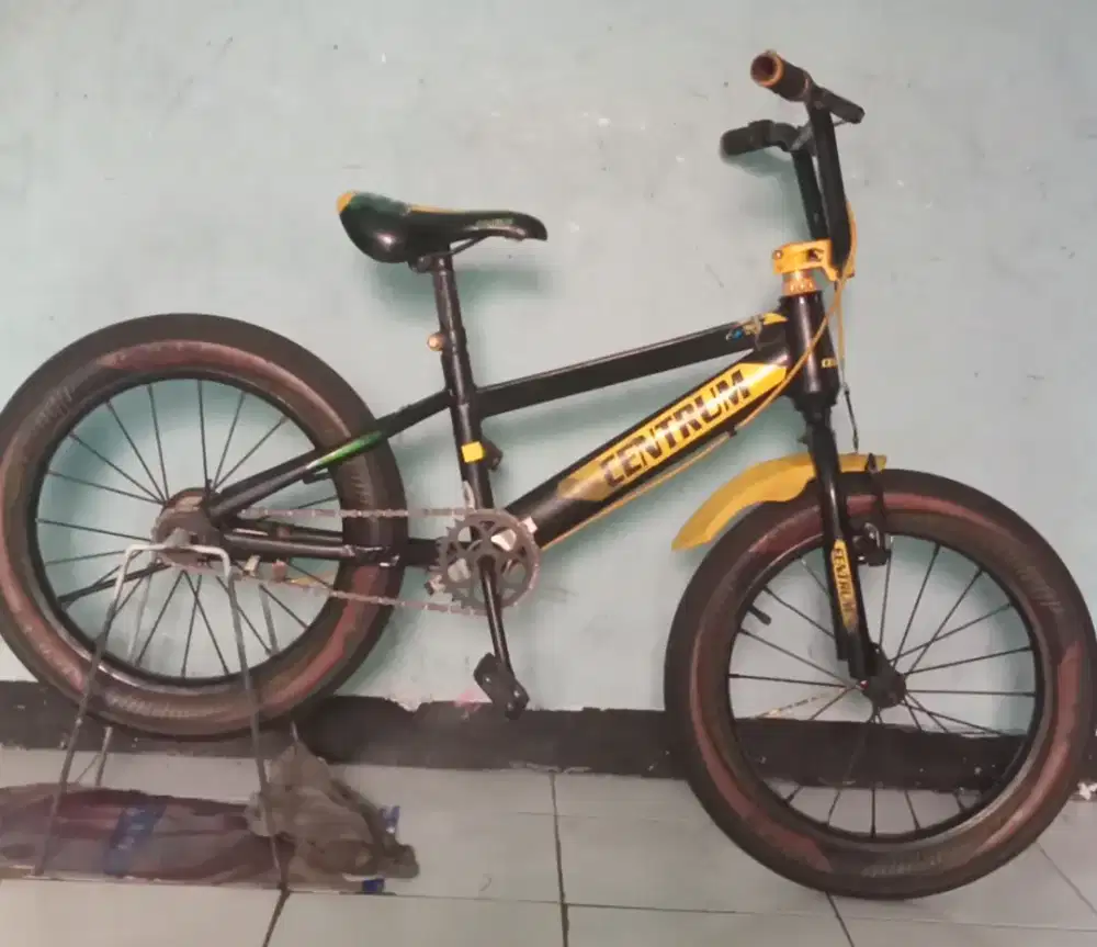 Sepeda centrum UK 18 ban jumbo