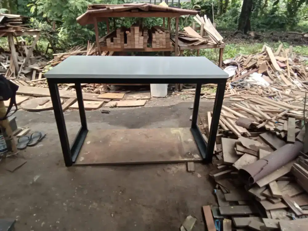 Meja kantor, meja meeting kaki kotak