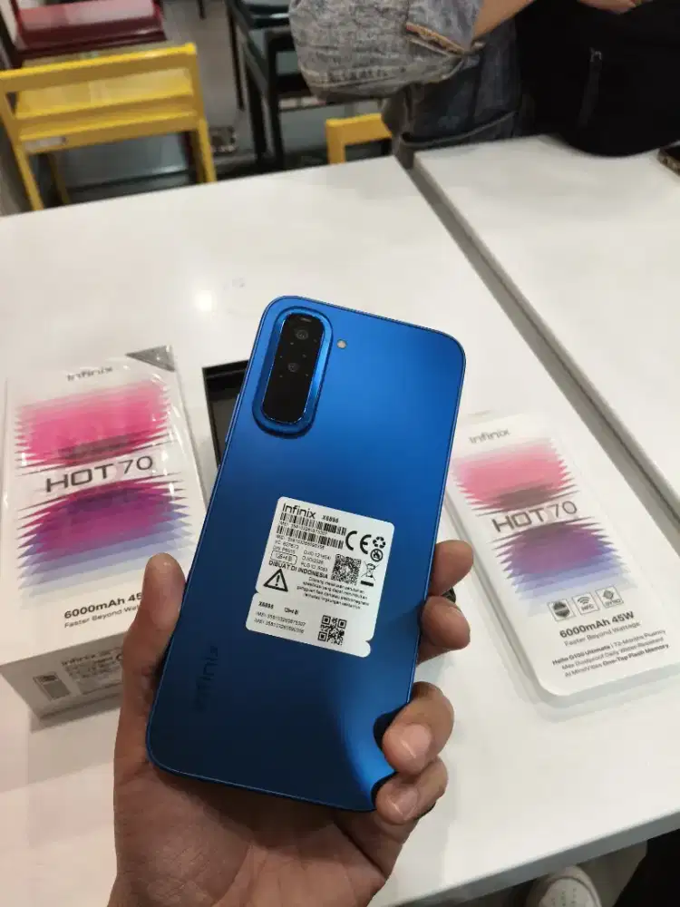 INFINIX HOT 70 HP 2JUTAAN NFC DAN KAMERA STABIL