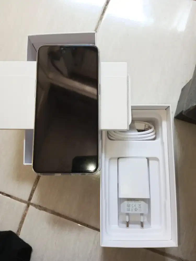 Oppo A3s warna hitam, jaringan 6813