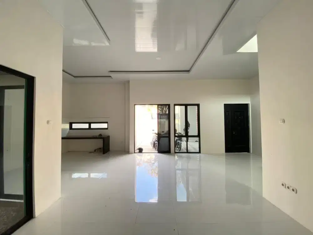 DIJUAL RUMAH MEWAH - RUMAH EKSKLUSIF SIAP HUNI DI VENESIA SOBA SOLO BARU