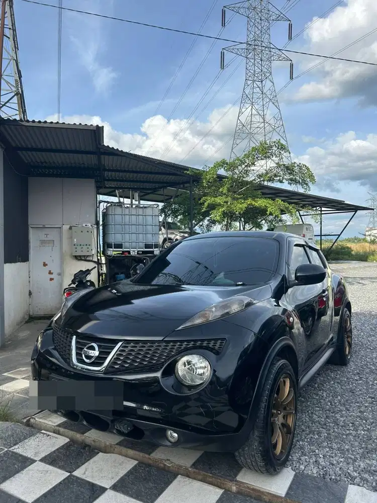 Nissan Juke 2011 Hitam (Siap Pakai)