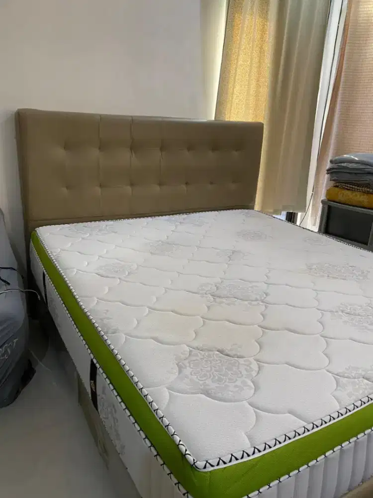 Dijual  1 set Springbed dan dipan