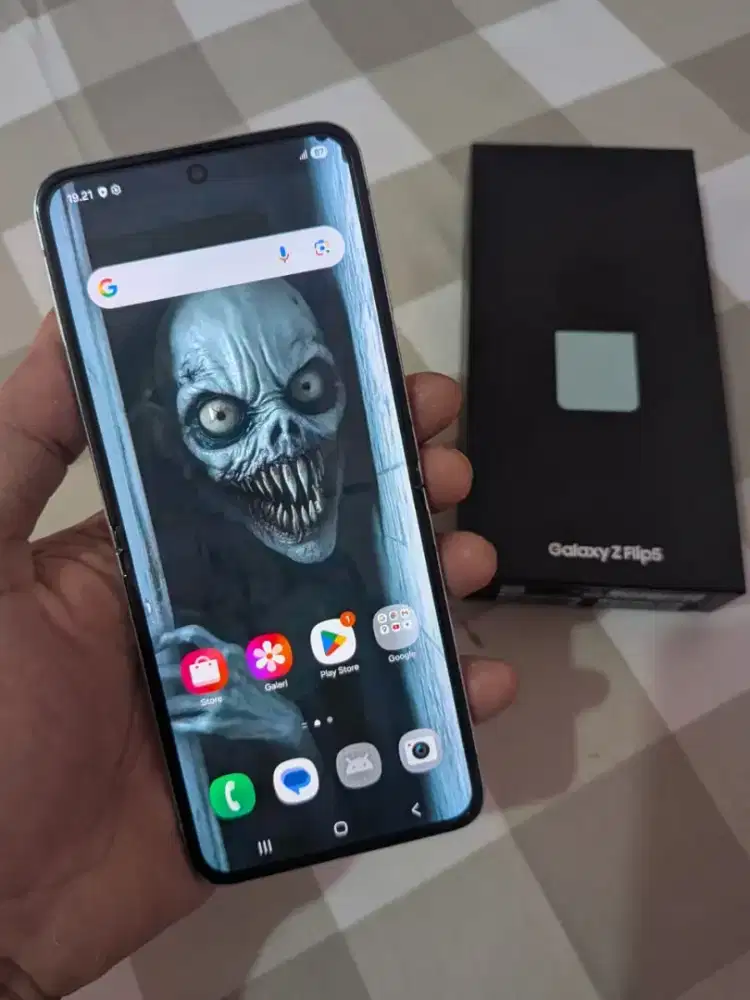 Samsung Z Flip5 ram 8/512