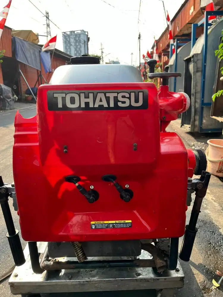 Mesin pemadam tohatsu vc72as