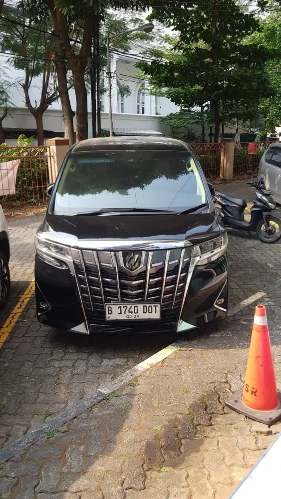 Di jual toyota Alphard 2.5 G AT tahun 2024 full original dan terawat.