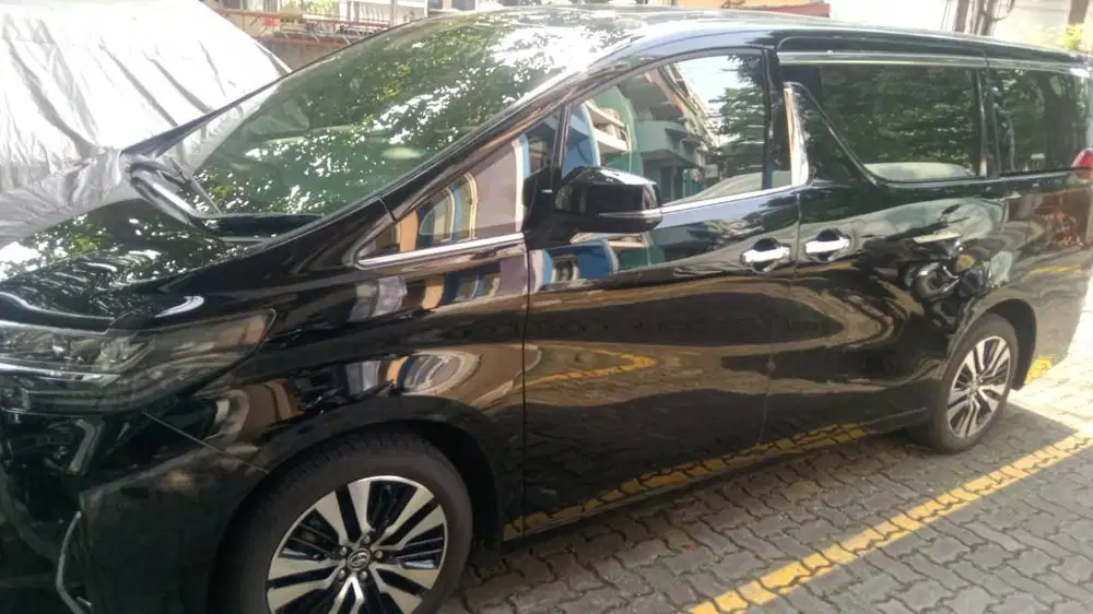 Di jual toyota Alphard 2.5 G AT tahun 2024 full original dan terawat.