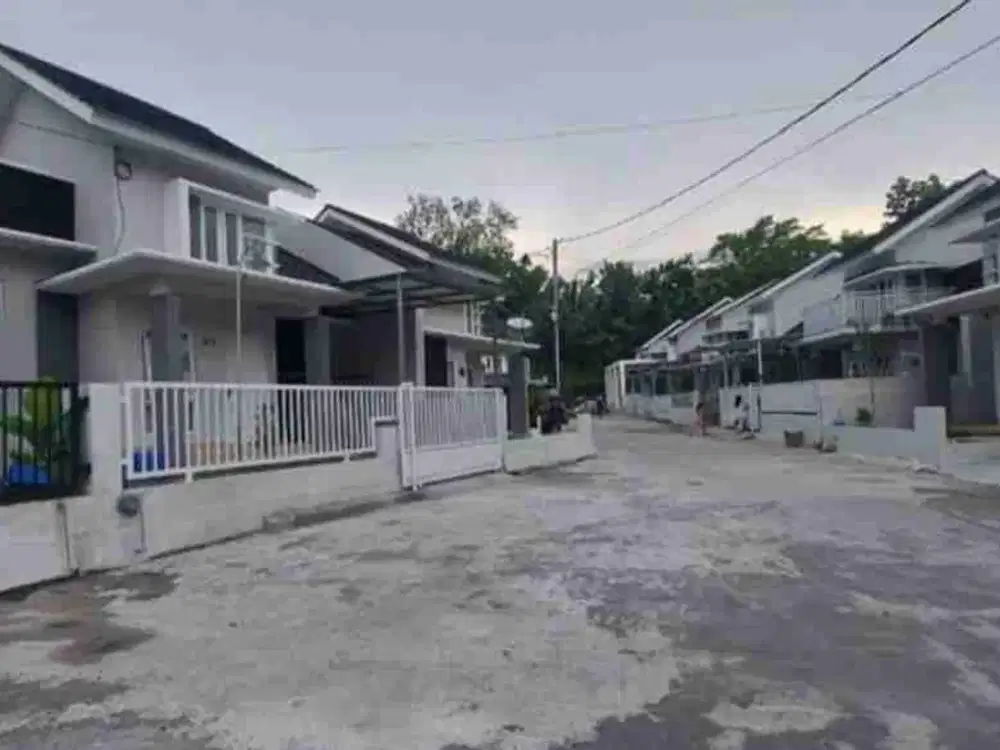 DISEWAKAN RUMAH DALAM PERUMAHAN ONE GATE SYSTEM SEPUTARAN RUMAH SAKIT SEDAYU