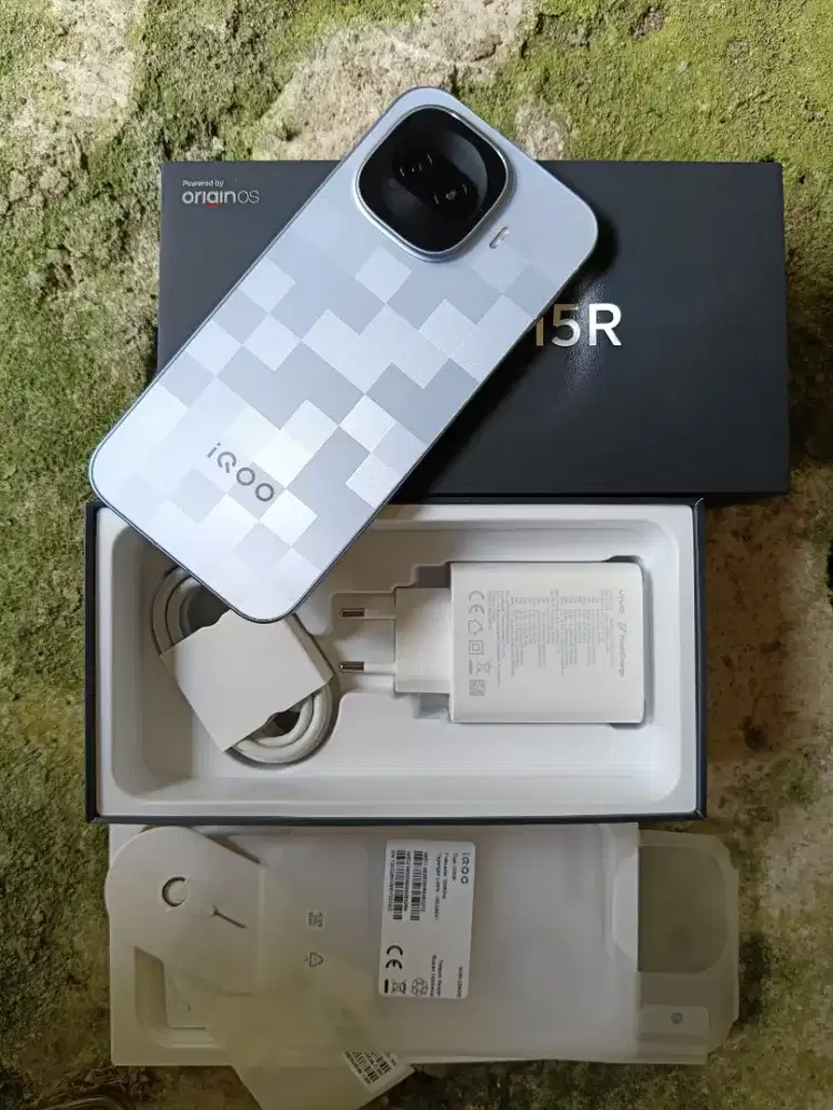 iQOO 15R Silver Like New Mulus