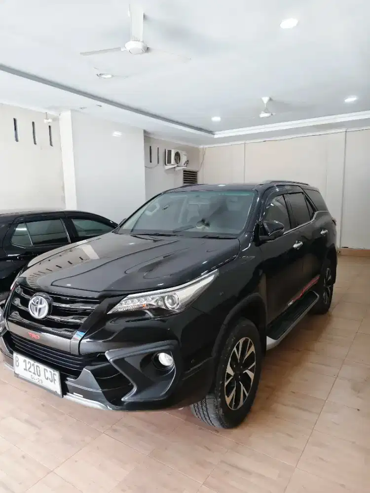 Di jual Mobil fortuner.