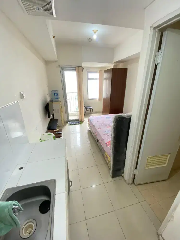 Disewakan Apartemen Green Lake sunter tipe Studio Semi Furnished