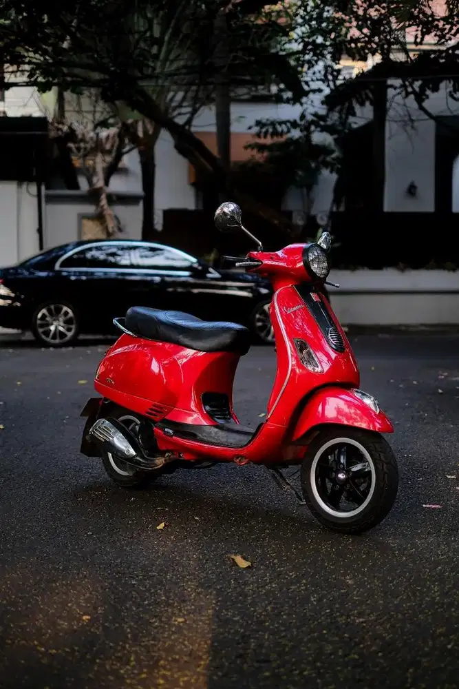 VESPA LX 150 2VIE TAHUN 2012