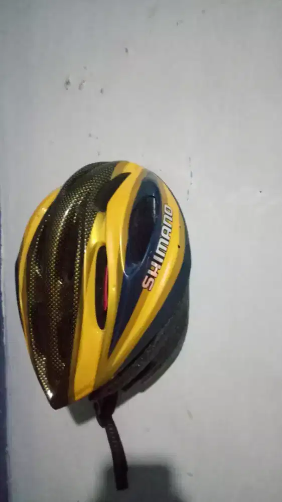 Helm sepeda Shimano