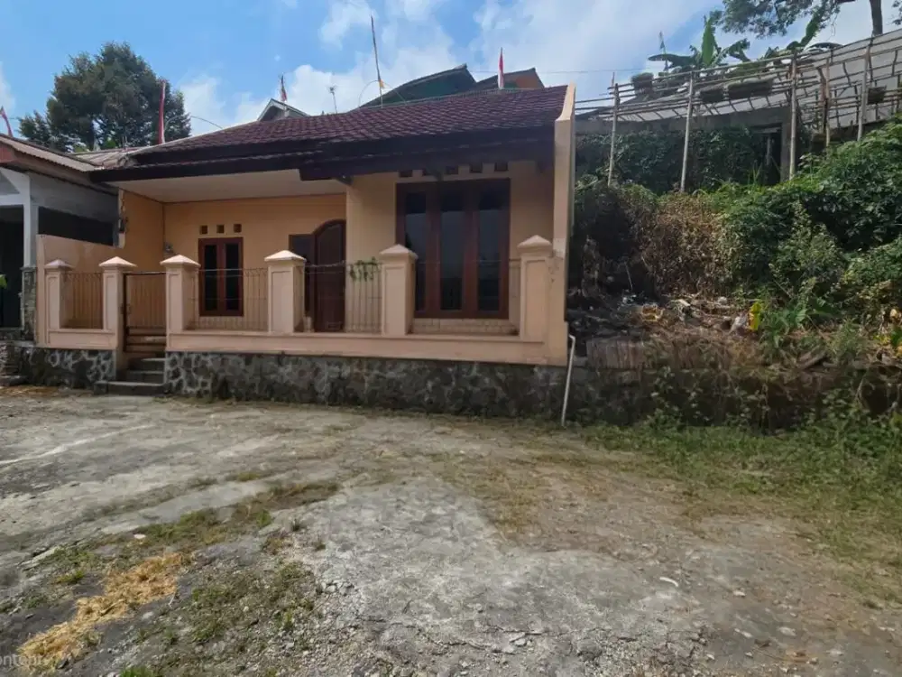 Rumah Baru Belum Pernah Dihuni di Tawangmangu Karanganyar