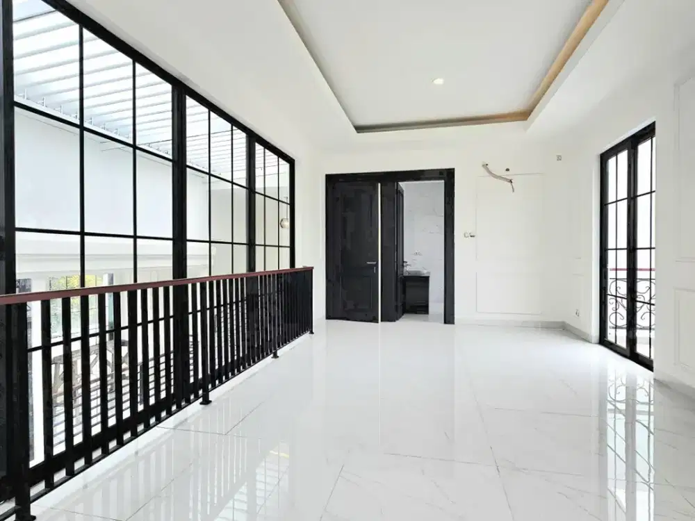 Rumah brand new american classic 2 lantai ada swimming pool exsklusive lokasi startegis di kebayoran Bintaro Jaya sektor 7