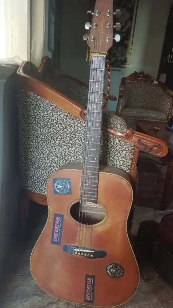 Gitar akustik elektrik vantage Made ini Japan THN 1985