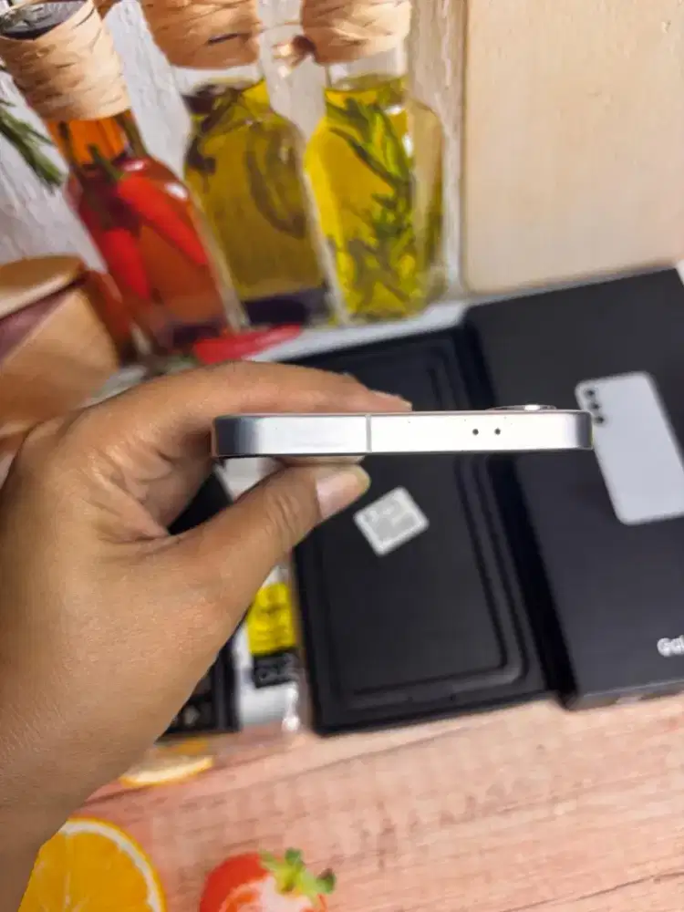 Hp likenew Samsung S24 plus 5g 12/512 grs resmi istimewa free ADAPTOR