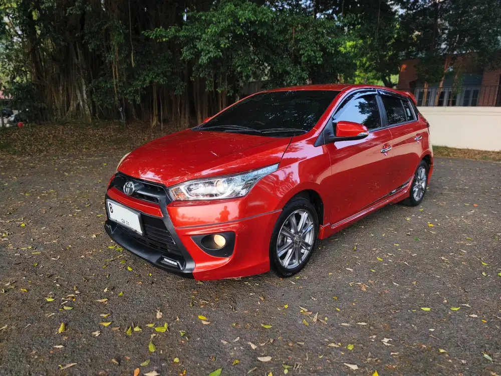 YARIS S TRD MATIC ORANGE METALIK 2015 TGN 1 DARI BARU