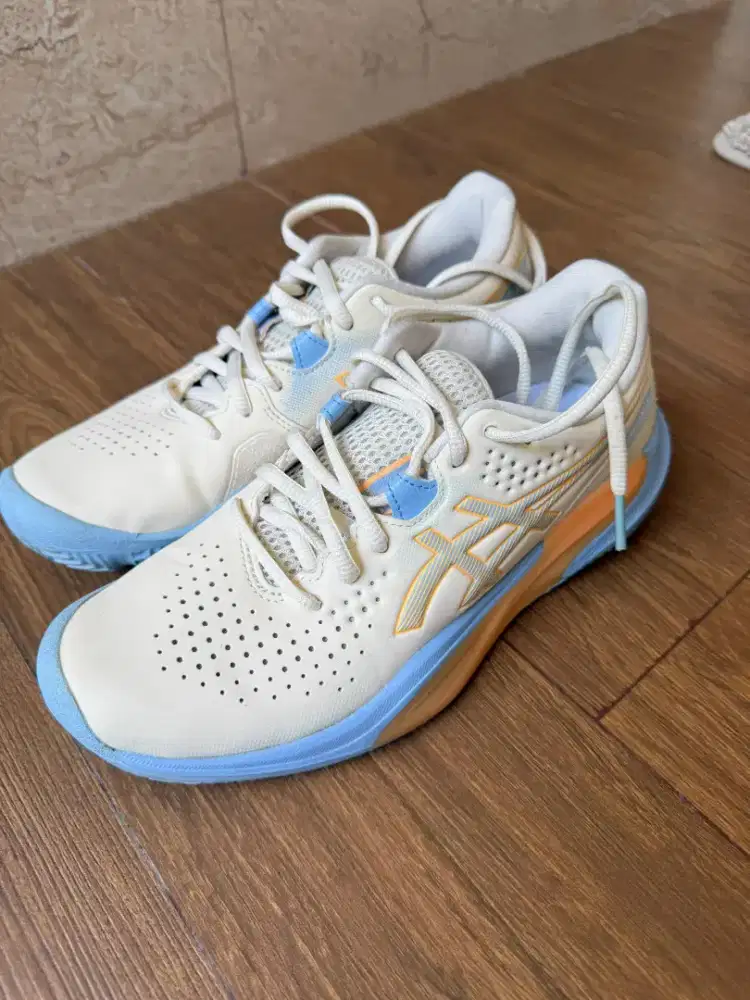 Sepatu olah raga padel cream /stone wash