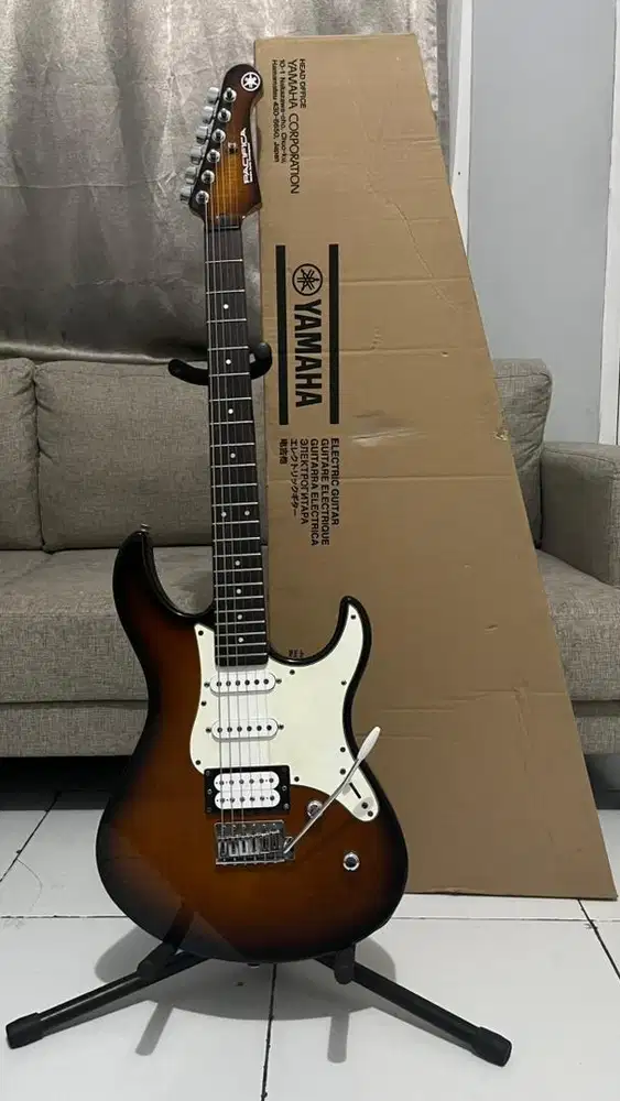 Gitar elektric yamaha pasifica 212VFM second