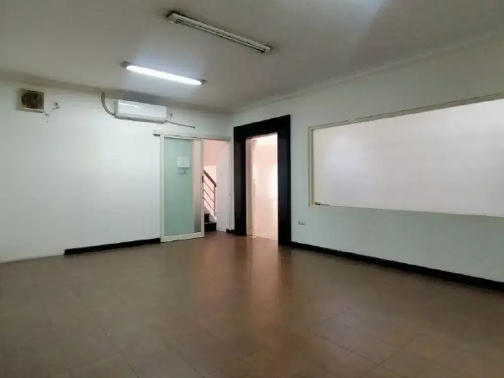 Tempat usaha daerah Genteng Kali Ada 2 ruang kantor
