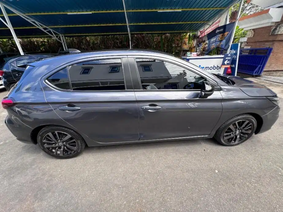 Honda City 1.5 Hatchback RS Bensin AT 2022 Abu Abu (ACD)