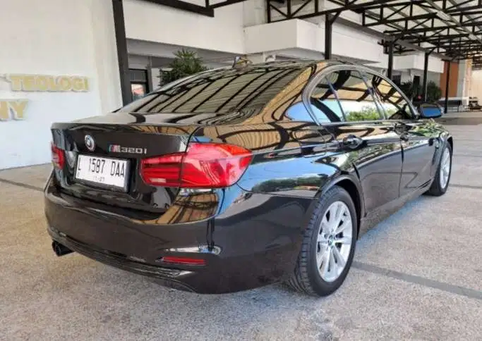 BMW 320i 2016 Bensin
