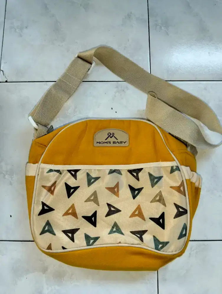 Tas selempang baby