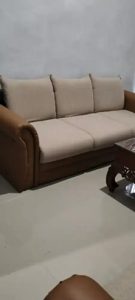 Sofa Ruang tamu merk MODIST