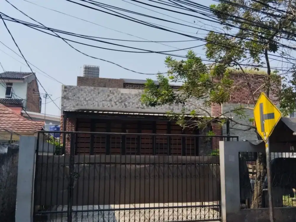 Rumah Siap Huni di Halim Perdanakusuma Jakarta